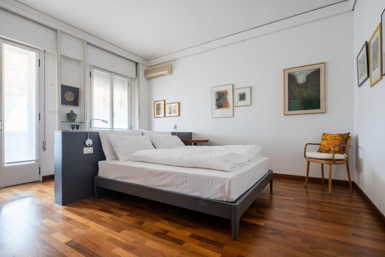 Lhost In - The Big Dream Apartment *